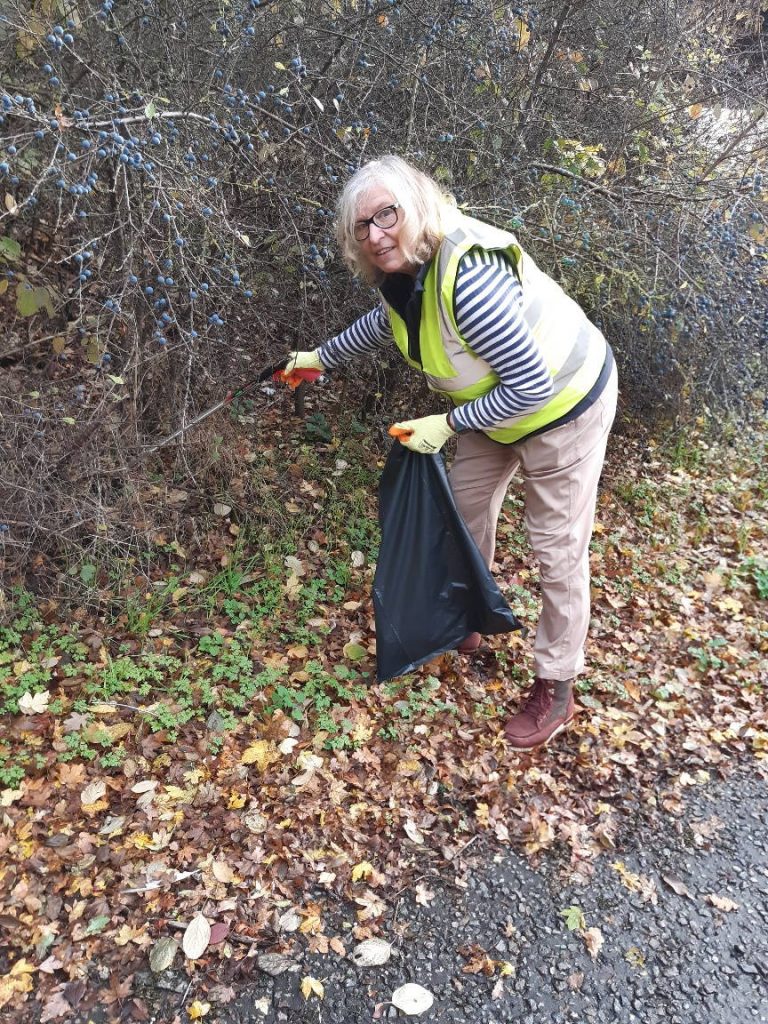 Lesley Allinson at Long Leys Litter Pick